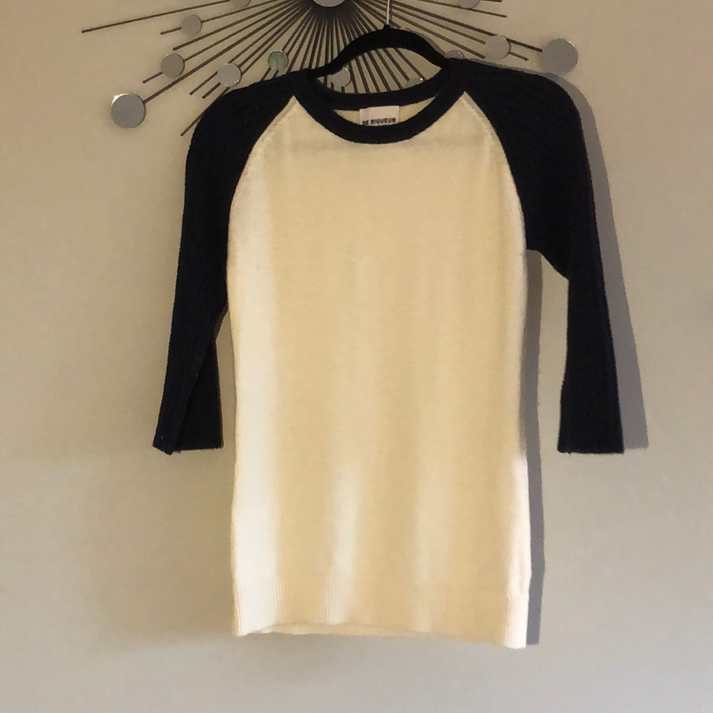 DeRigueur 3/4 sleeve sweater, size medium